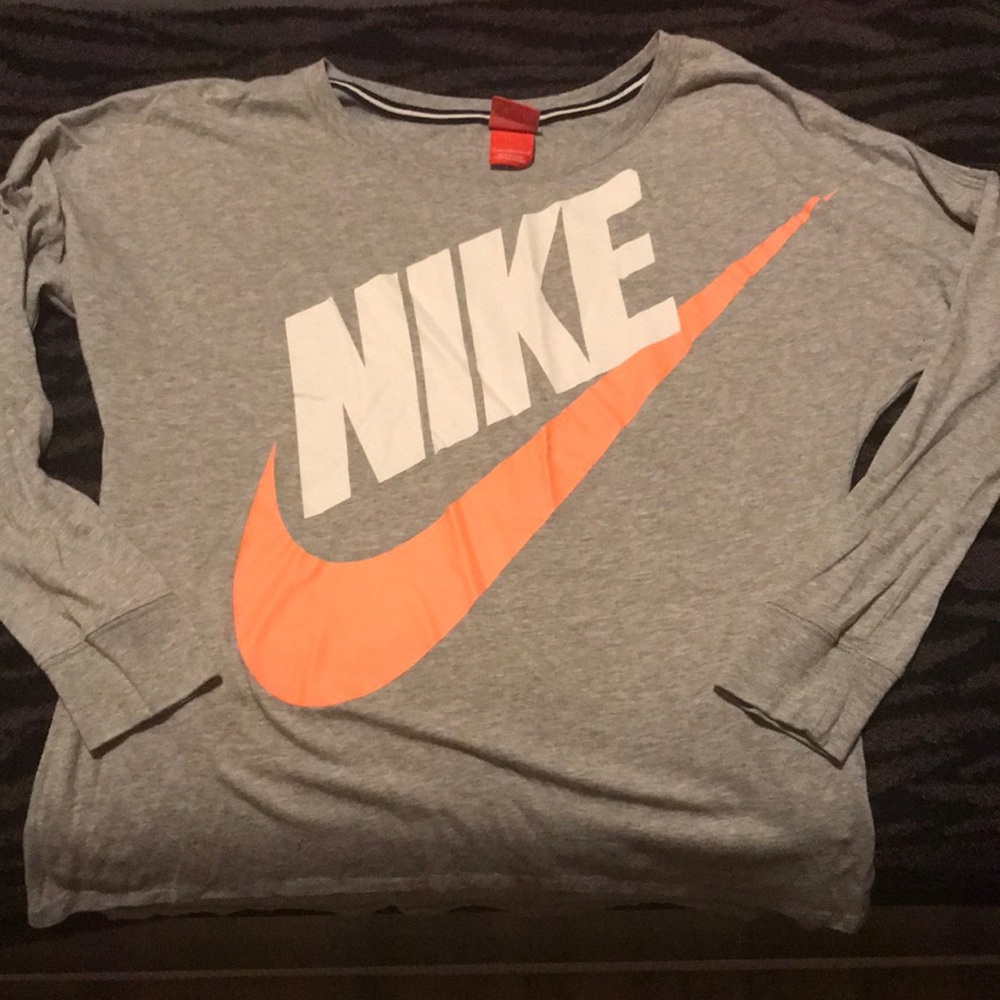 Womens long sleeve Nike shirt
